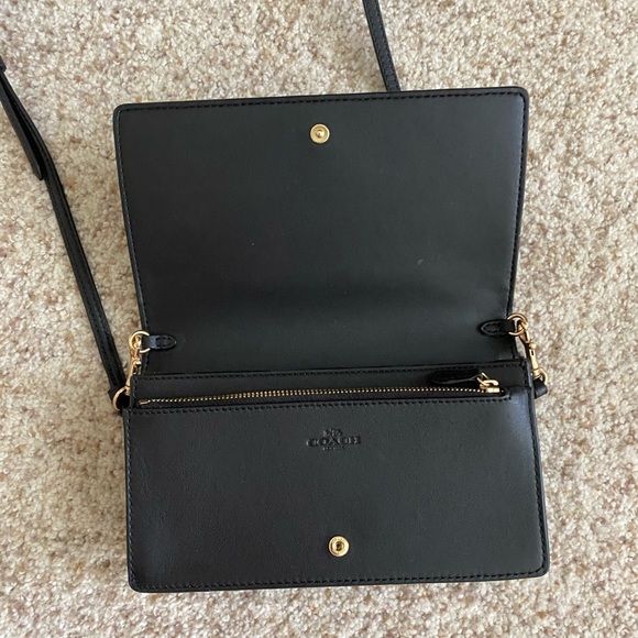 Coach Anna Foldover Clutch Crossbody In Signature Canvas NWOT - Picture 5 of 10